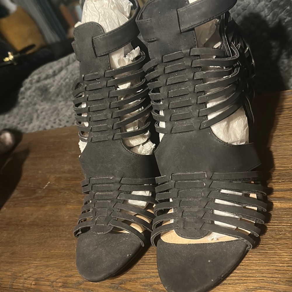 Shoedazzle heels black woman size 10